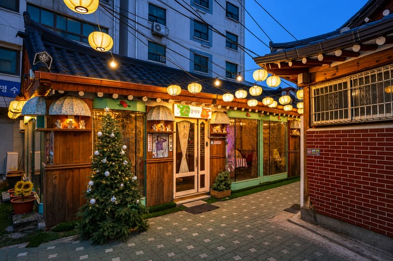 Ikseon-dong Hanok Village
