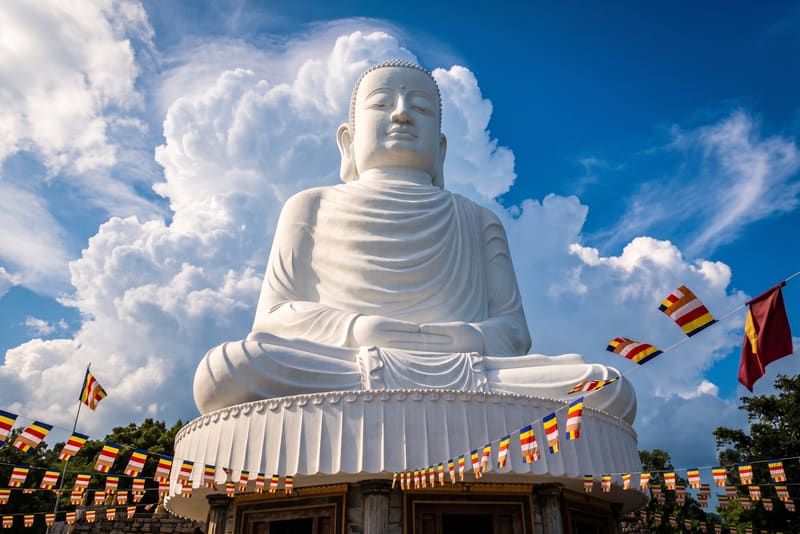 Linh Ung Pagoda (27-meter Buddha)