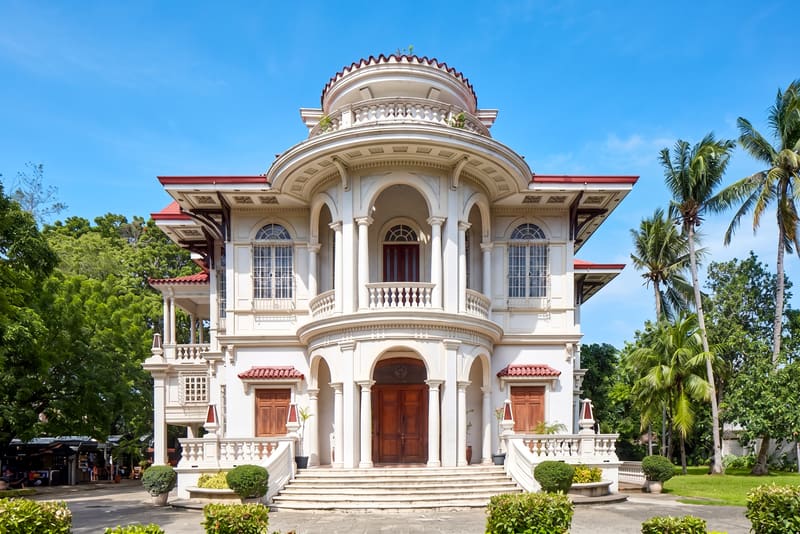 Molo Mansion