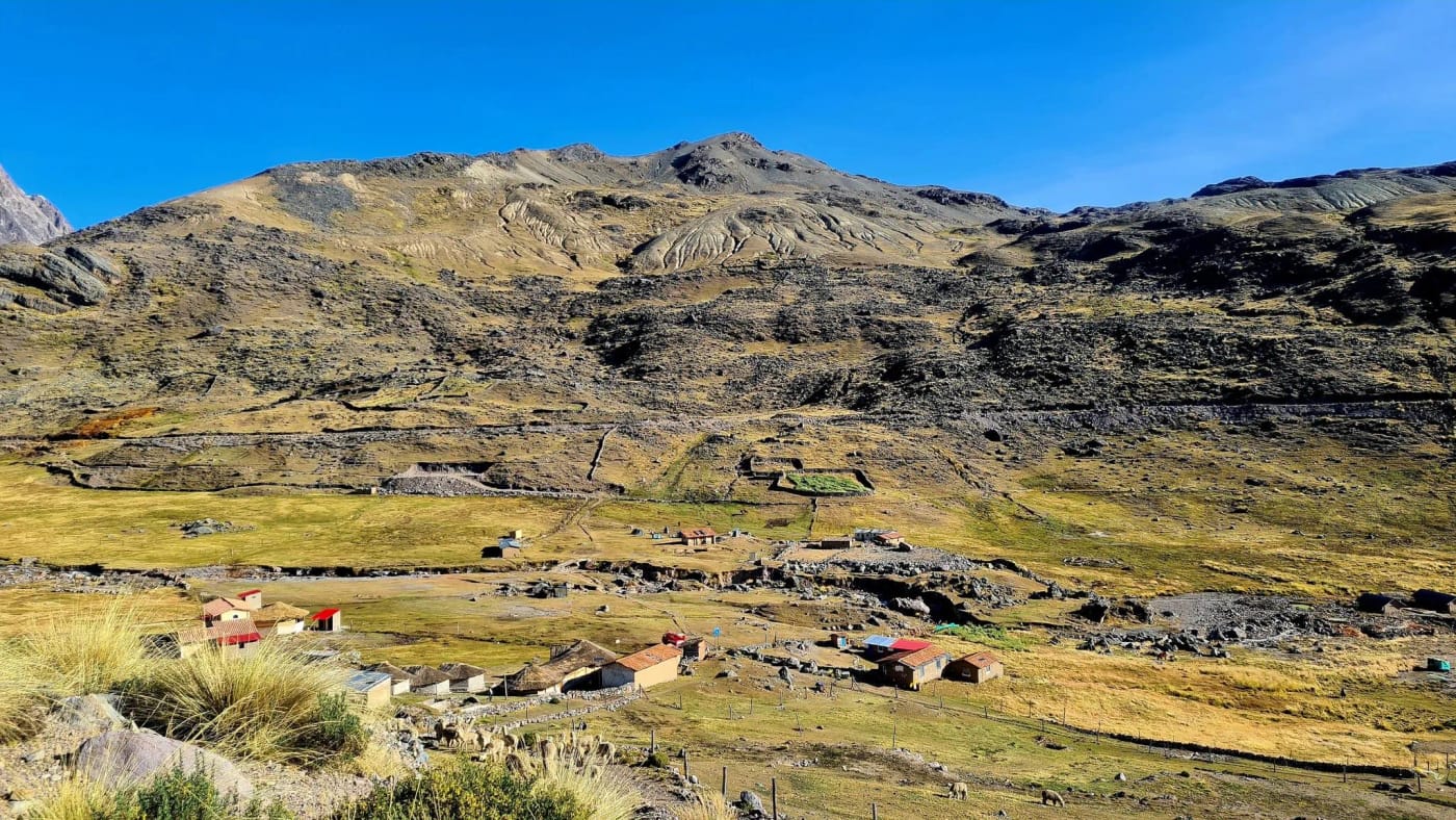 Cusipata, Phulawasipata and Apu Ausangate