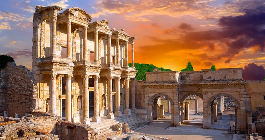 Library of Celsus, Hadrian's Temple