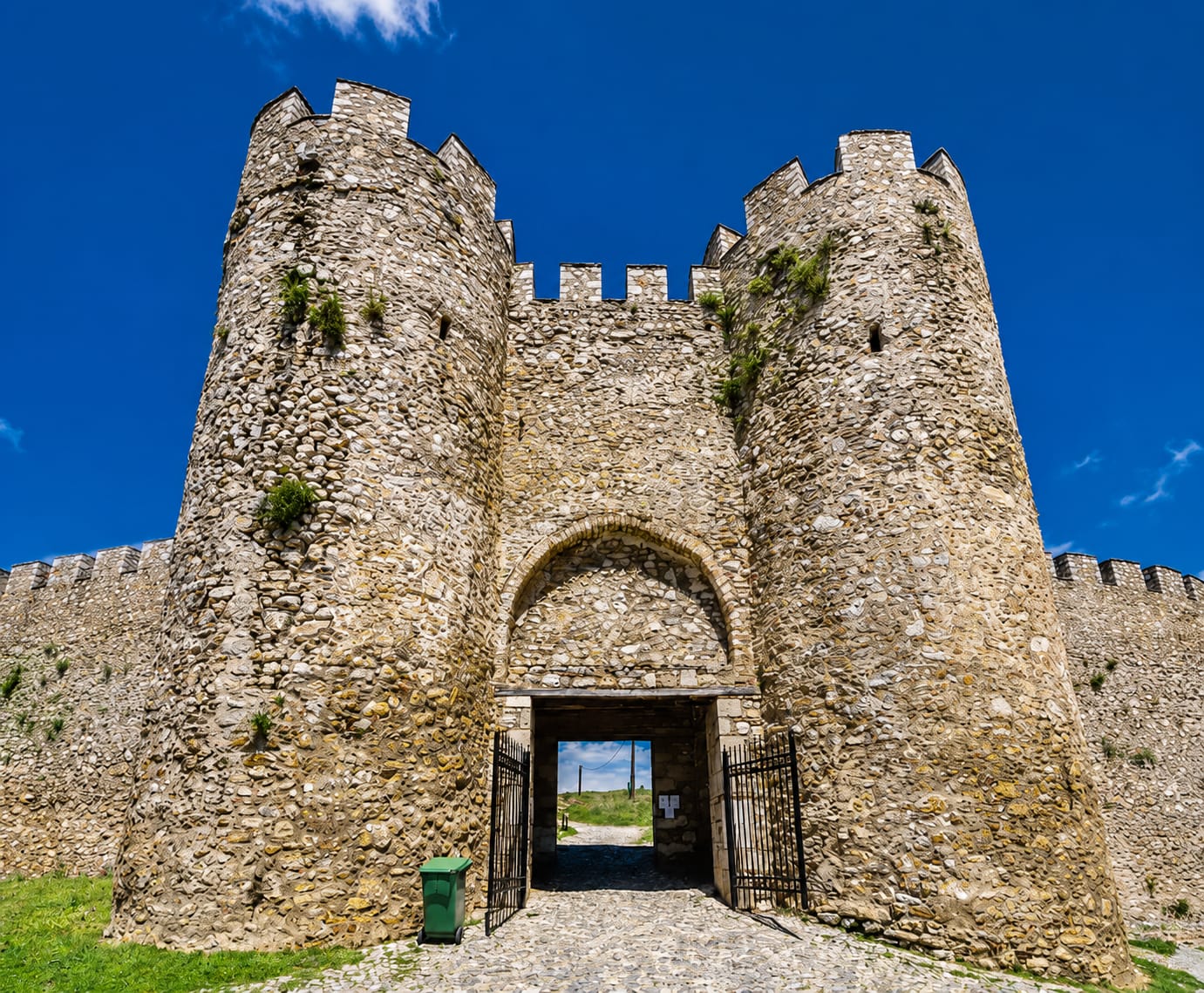 Upper Gate