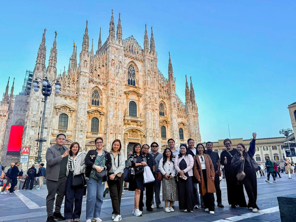 Avian clients at the Milan Cathedral, Italy