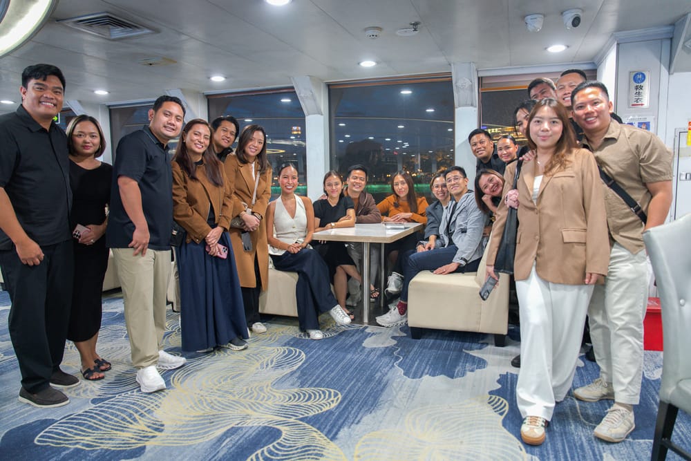 An Avian group tour gathered at the Canton Fair, China