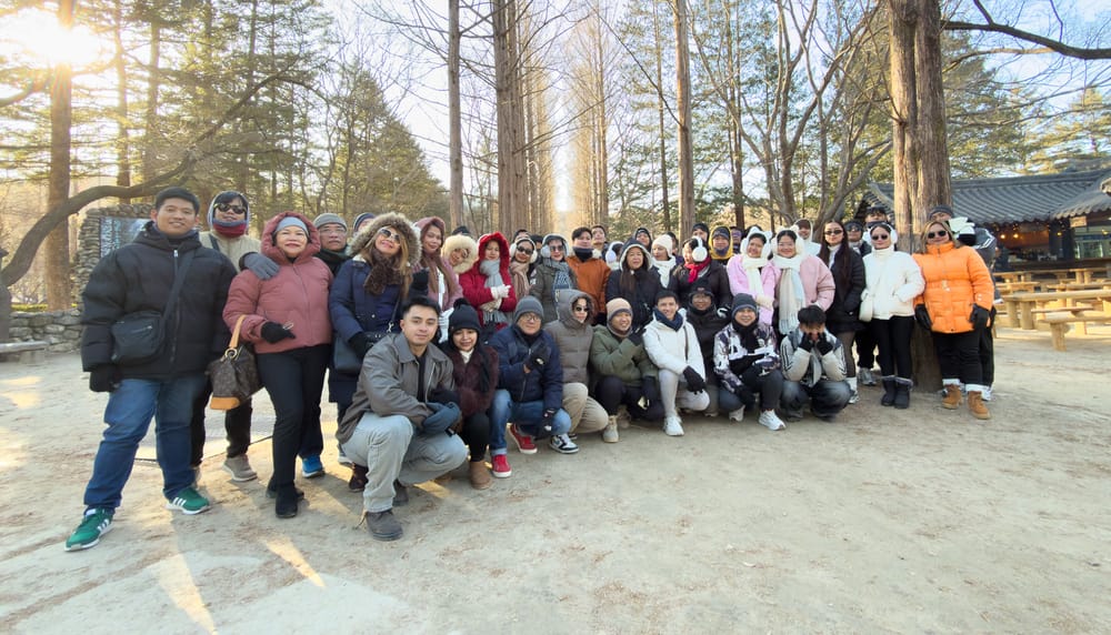 An Avian group tour among the trees in South Korea